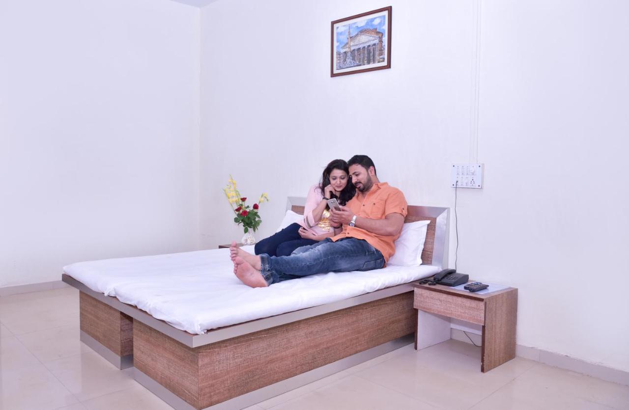 Surya Shibir Resort Пуна Экстерьер фото