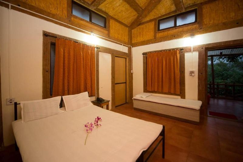 Surya Shibir Resort Пуна Экстерьер фото